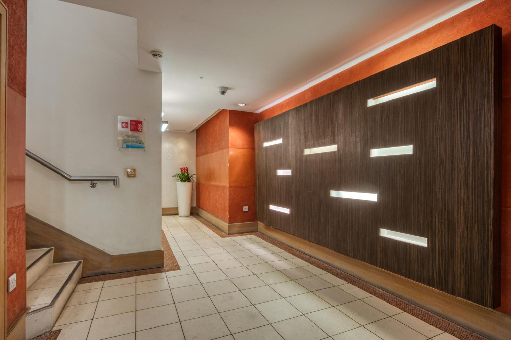 Stunning 1 Bed With Ac Next To Vauxhall Station Appartamento *
