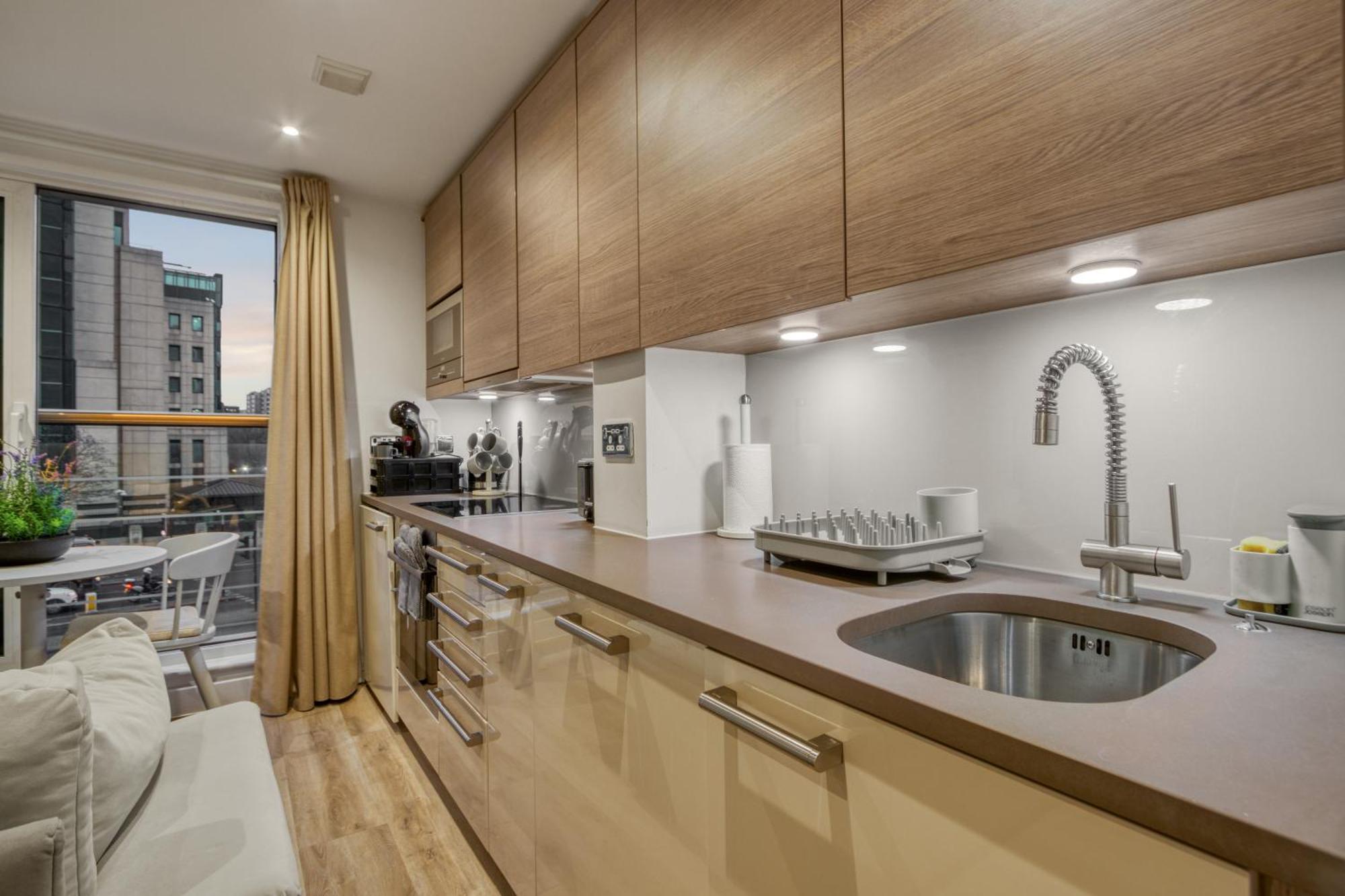 Stunning 1 Bed With Ac Next To Vauxhall Station Appartamento *