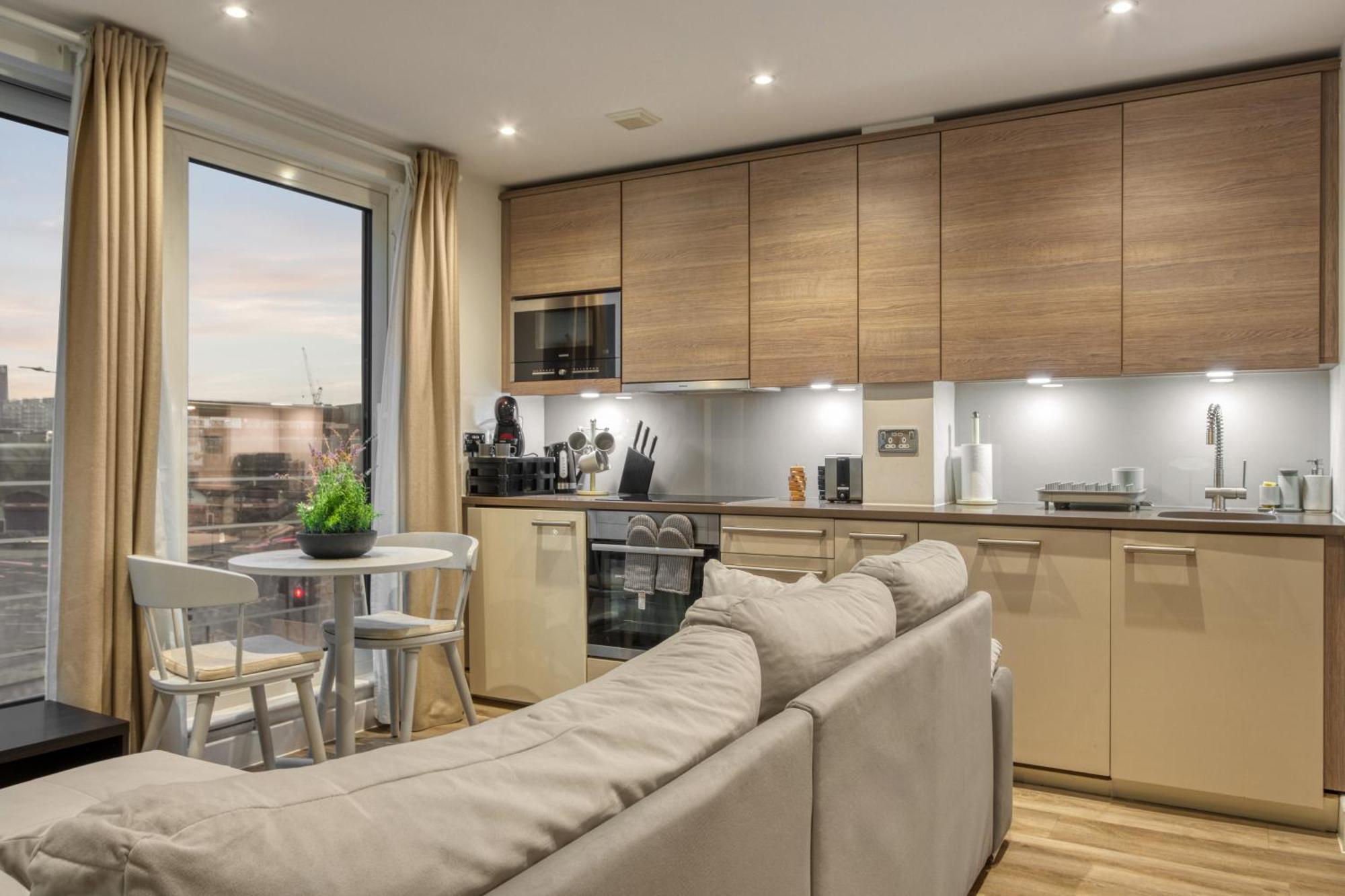 Stunning 1 Bed With Ac Next To Vauxhall Station Appartamento Londra