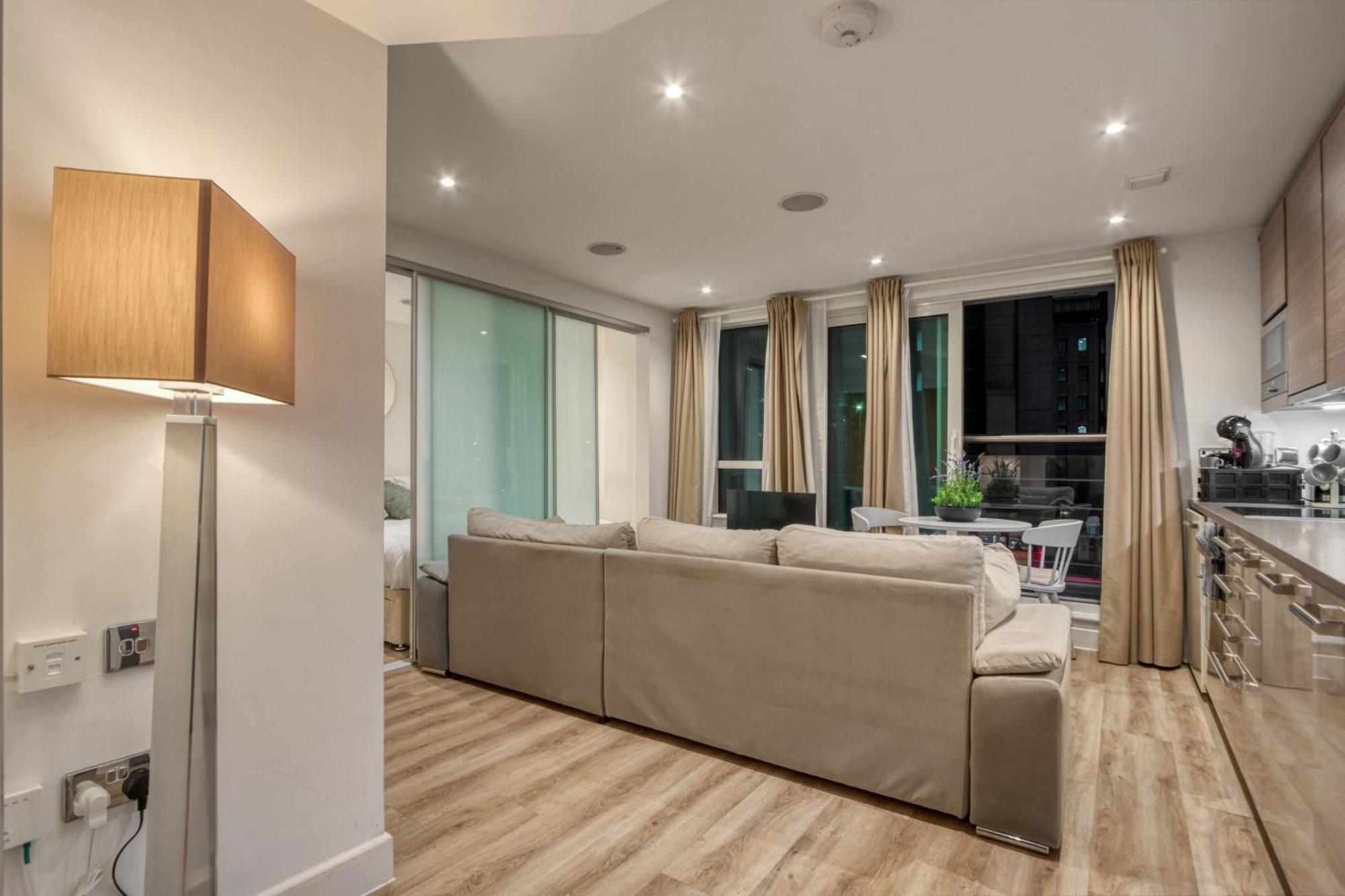 Stunning 1 Bed With Ac Next To Vauxhall Station Appartamento